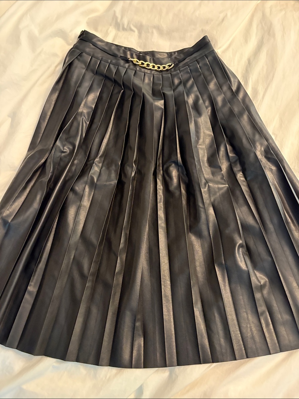 Cider Pleated Faux Leather Midi Skirt with Chain Detail - Black